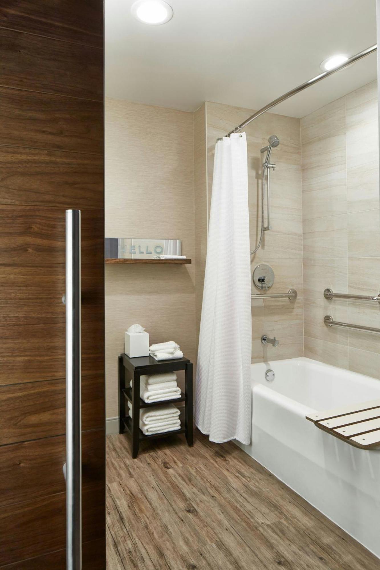 The Del Monte Lodge Renaissance Rochester Hotel & Spa Εξωτερικό φωτογραφία