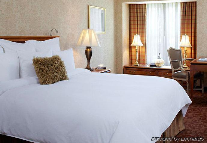 The Del Monte Lodge Renaissance Rochester Hotel & Spa Εξωτερικό φωτογραφία